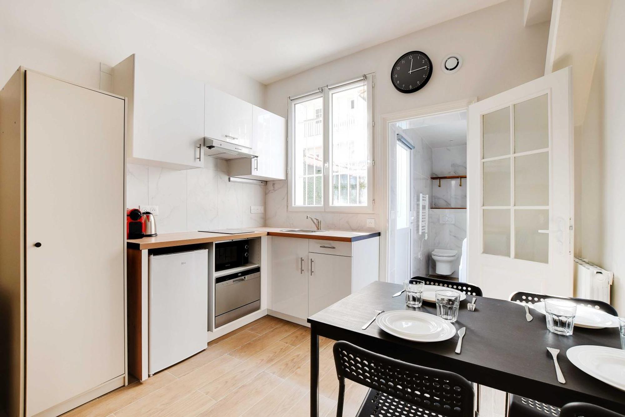 Studio With Garden - 4p - Canal St Martin Appartement