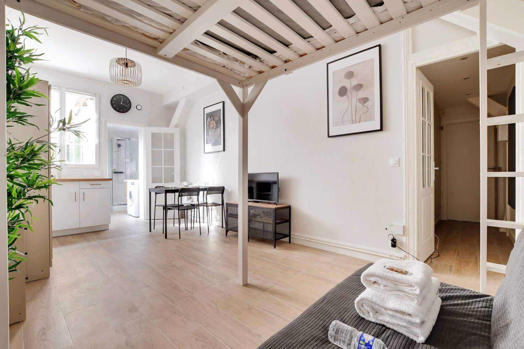Studio With Garden - 4p - Canal St Martin Appartement