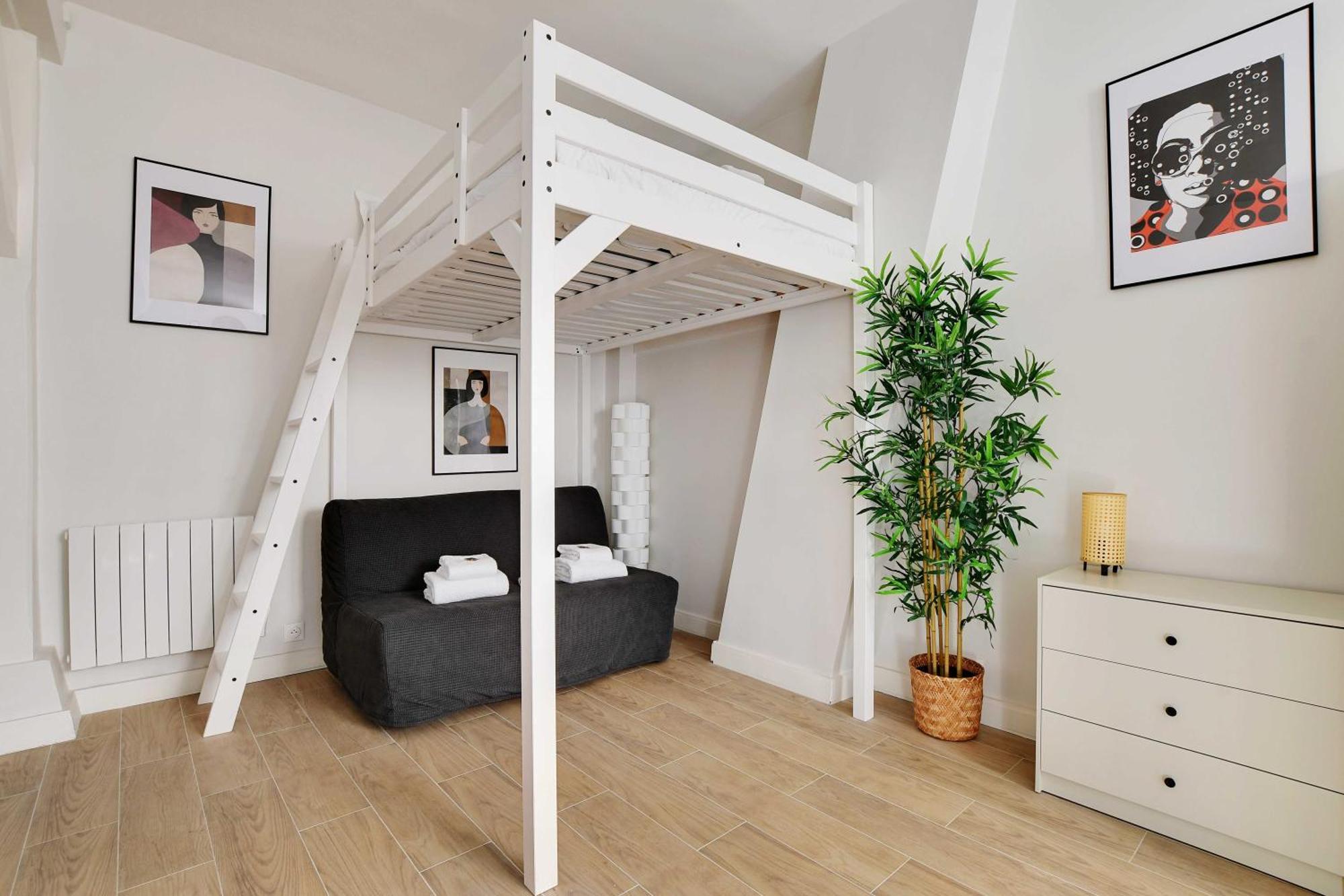Studio With Garden - 4p - Canal St Martin Appartement